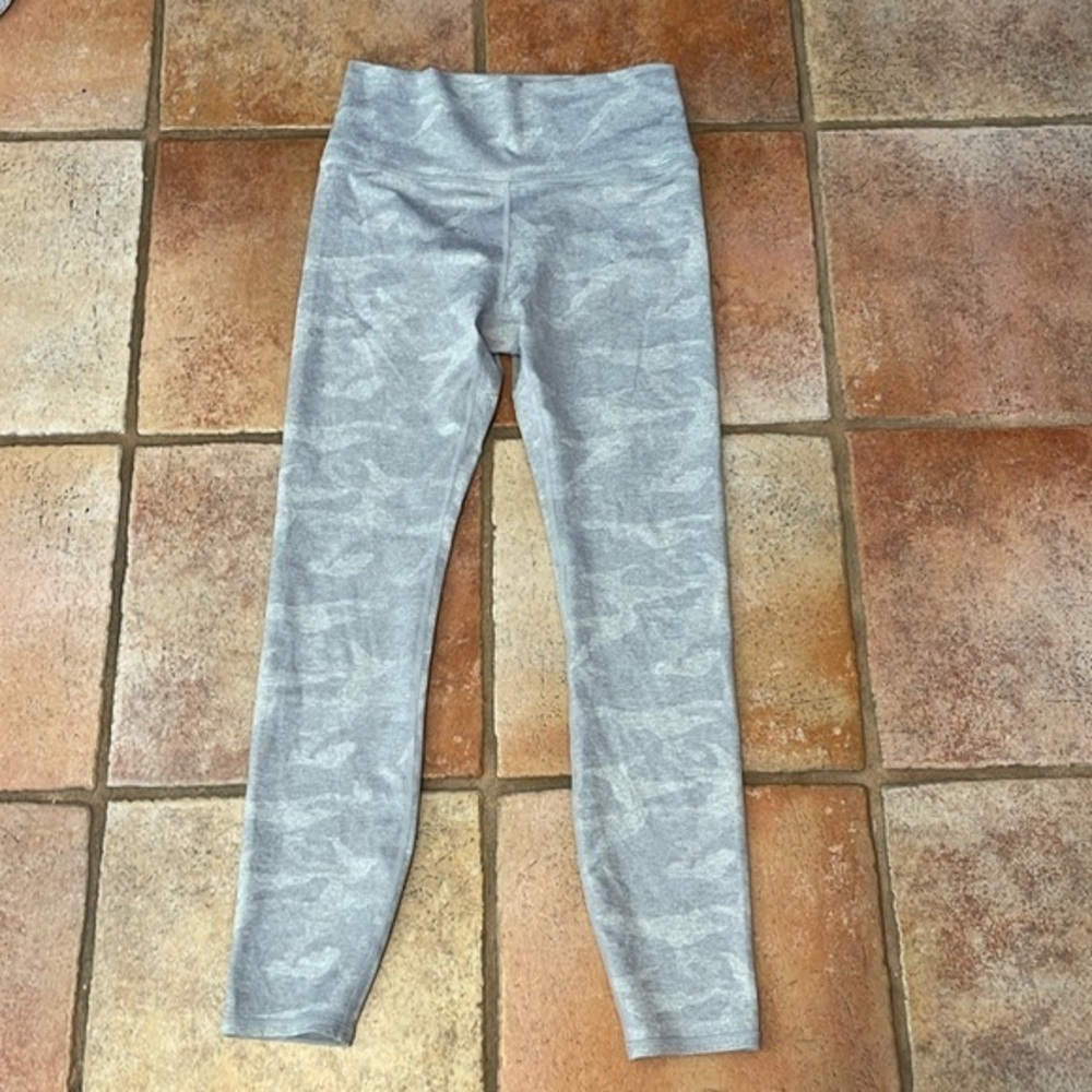 VUORI Camo leggings small
